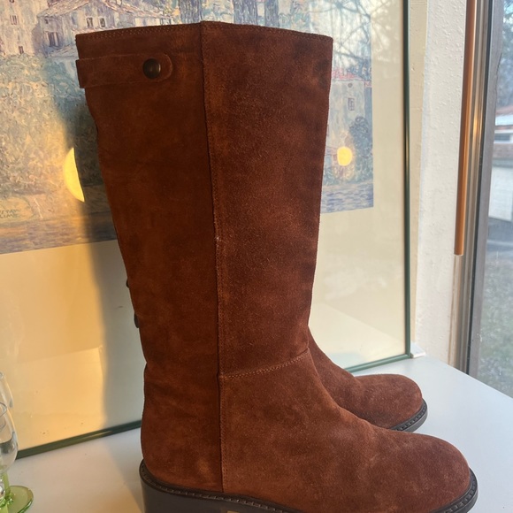 Beautiful Vince Equestrian brown suede boots, made in Italy, size 7, old money - Picture 2 of 16